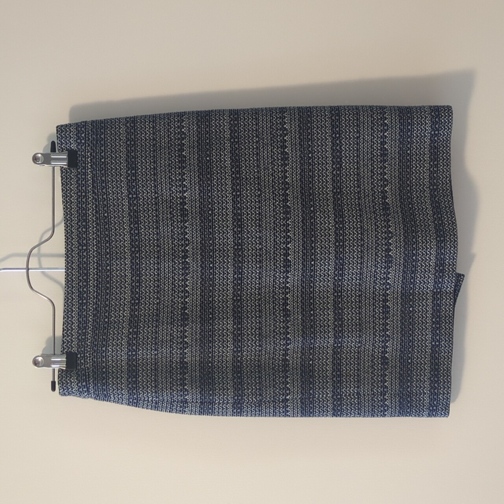 Ann Taylor blue and white pencil skirt